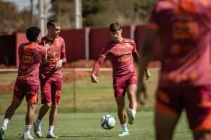 Série B: Zagueiro do Vila Nova está perto de retorno e pode reforçar time contra o Mirassol