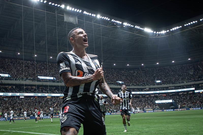 Guilherme Arana destaca resultado do Atlético-MG, mas projeta jogo difícil em São Januário (Foto: Pedro Souza / Atlético)