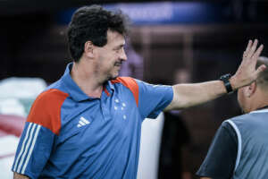 Diniz vê evolução no Cruzeiro mesmo após derrota: 'Tudo para terminar o ano bem'