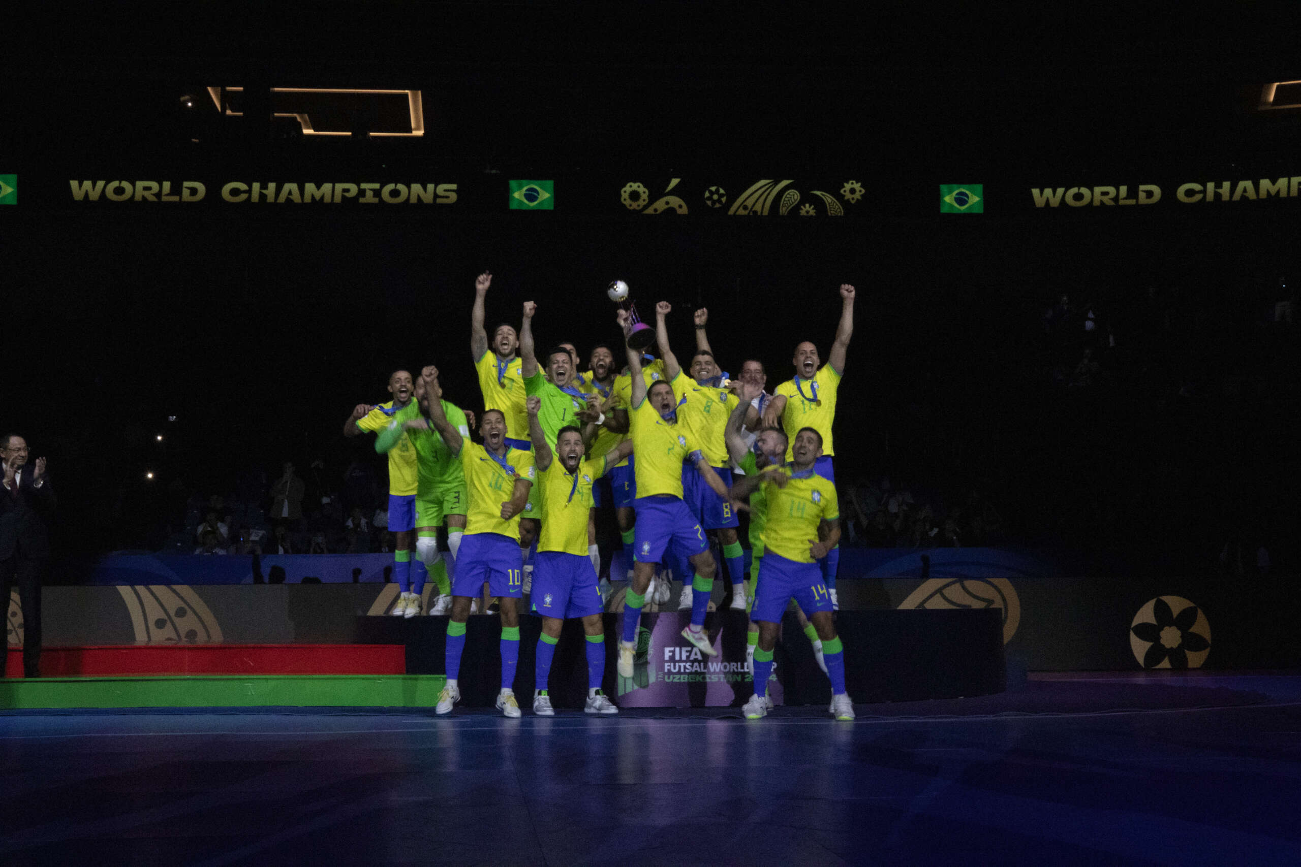 Brasil se sagrou hexa ou octa no futsal?