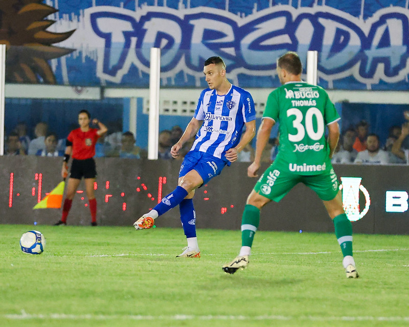 Paysandu vence Chapecoense em duelo direto e volta a respirar contra o Z-4 da Série B