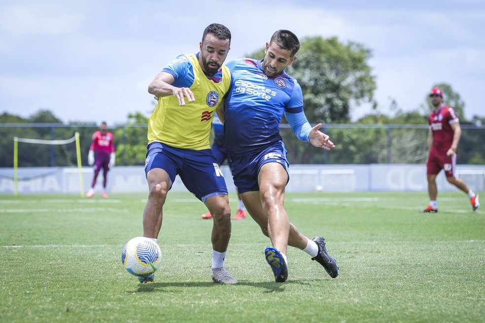 Após quatro dias de folga, Bahia volta aos treinos na Cidade Tricolor (Foto: Rafael Rodrigues / EC Bahia)