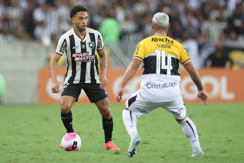 Com gols nos acréscimos, Botafogo empata com Criciúma e frustra o Maracanã lotado