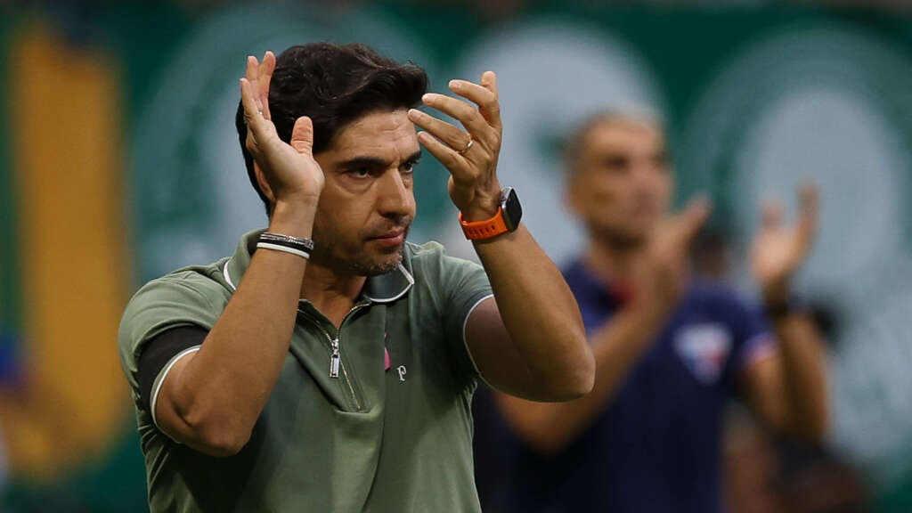 Abel Ferreira diz que problemas da defesa do Palmeiras têm a ver com ‘decisões dos jogadores’