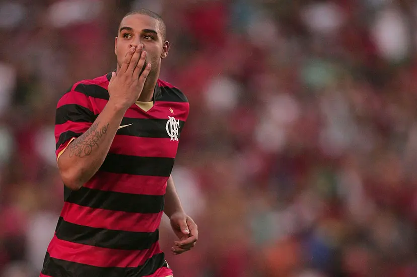 Adriano terá jogo de despedida no Maracanã com legião de craques