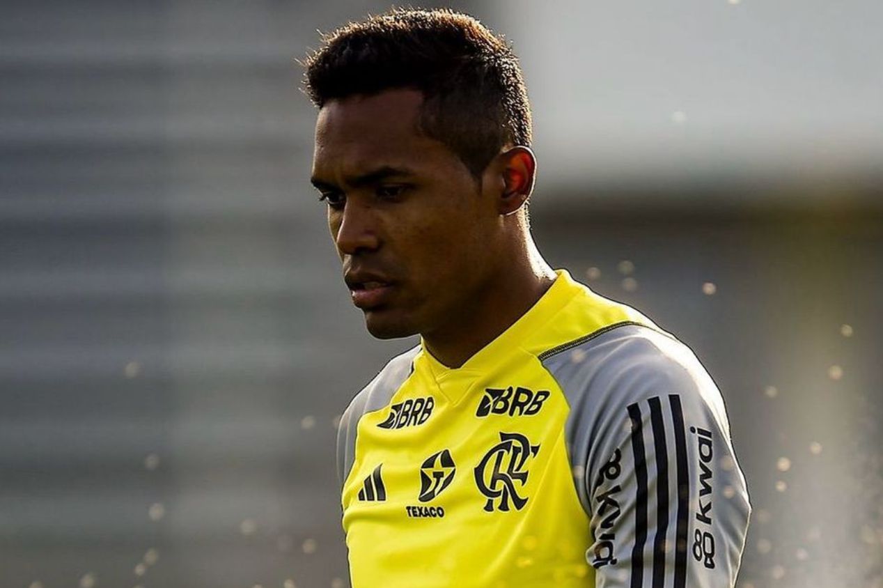 Alex Sandro treinando pelo Flamengo