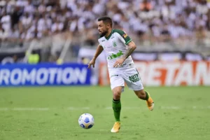 Ex-Ponte passa por cirurgia no púbis e desfalca o América-MG na Série B