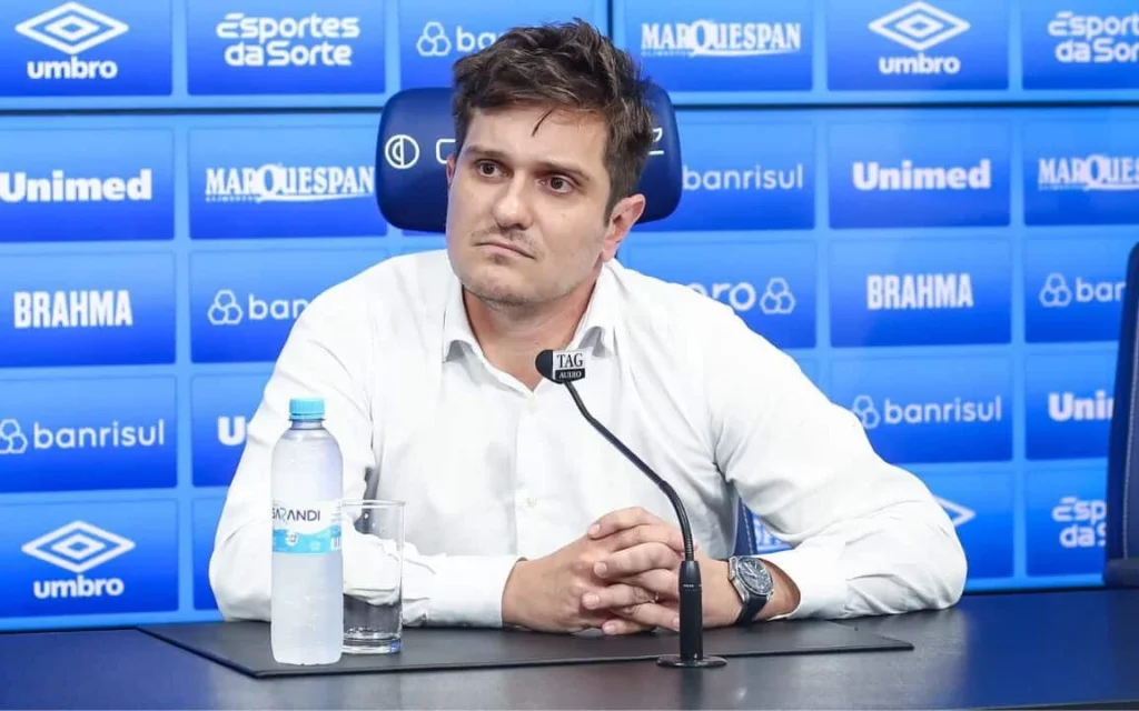Vice do Grêmio fala sobre Gre-Nal e ausência de Renato Gaúcho em treino