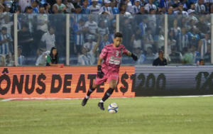 Goleiro do Paysandu desabafa após vitória sobre a Chapecoense: 'Hoje suamos sangue'