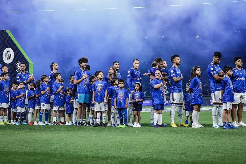 BRASILEIRÃO: Cruzeiro mira G6 em dia de briga contra a degola