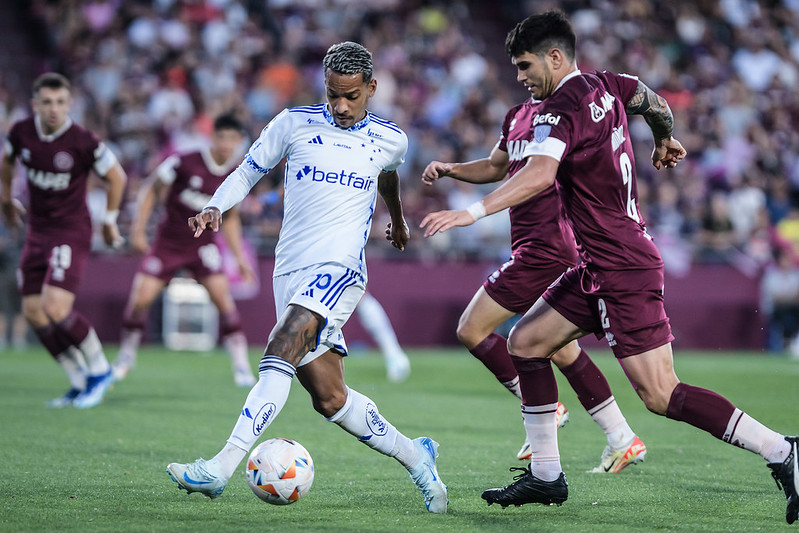 Cruzeiro vence Lanus e garante vaga na final da Sula 3