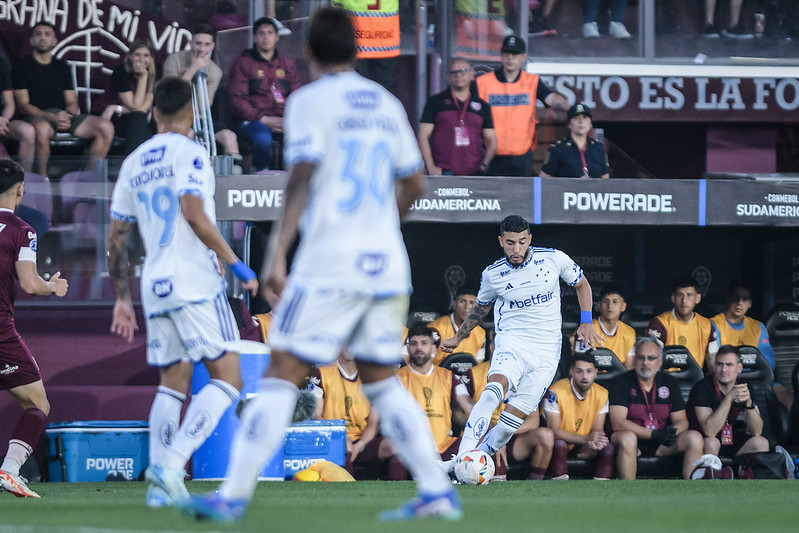 Cruzeiro vence Lanus e garante vaga na final da Sula 6