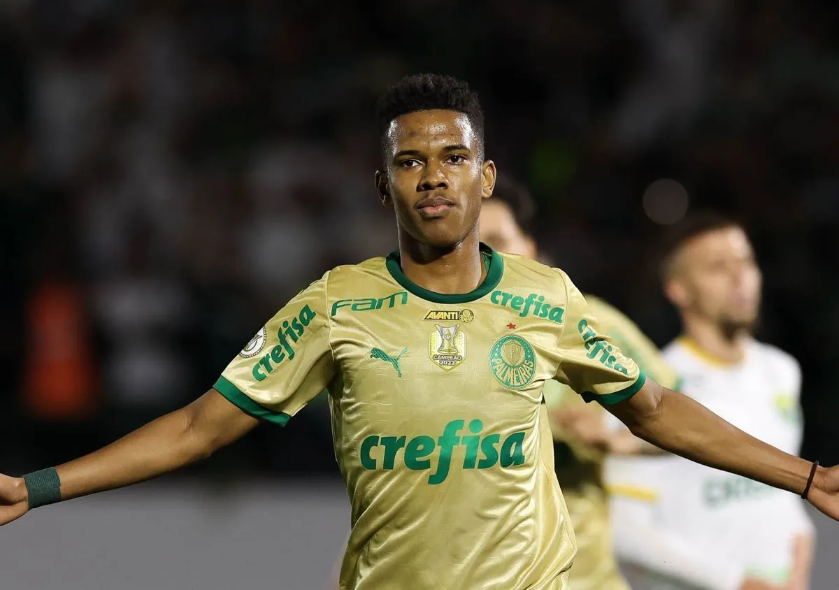 Estêvão, do Palmeiras, bate recorde de Neymar e recebe elogio do atacante