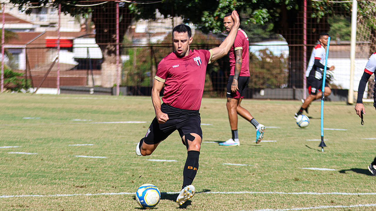 Fillipe Souto lamenta derrota do Botafogo SP na Serie B