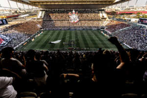 Gaviões da Fiel apresenta 'vaquinha' para quitar estádio do Corinthians a ministro de Lula