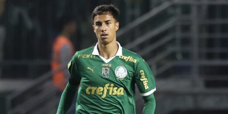 Gigantes europeus disputam a contratacao de joia do Palmeiras