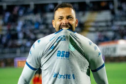 Goleiro do Guarani garante confianca em recuperacao na Serie B