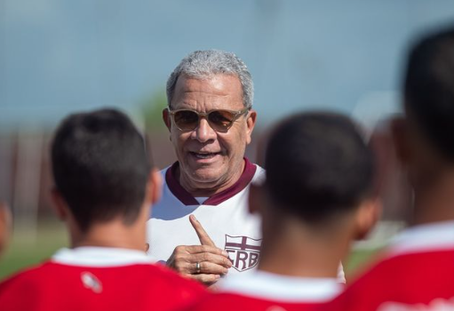 Helio comenta reencontro com o Paysandu na Serie B