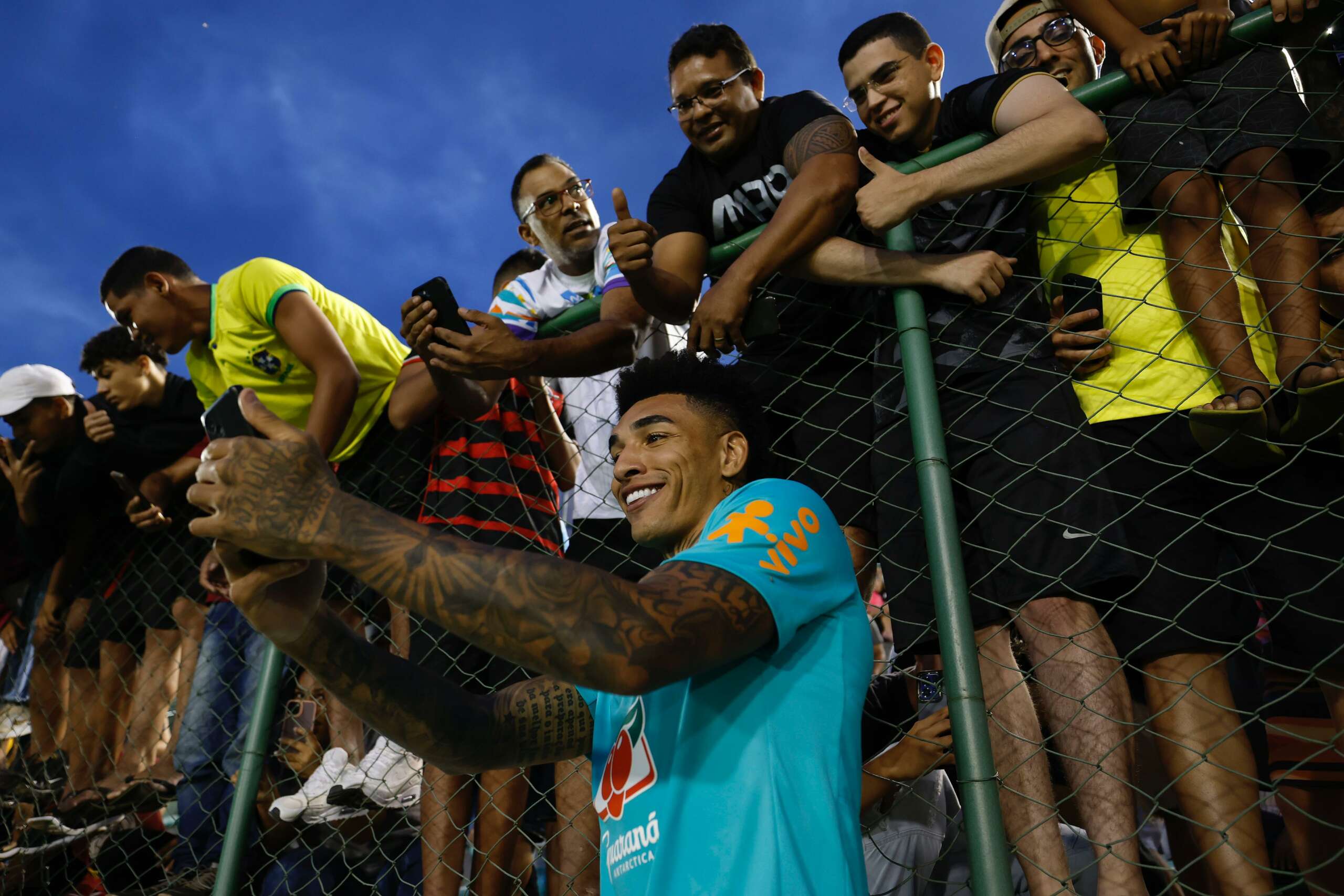 Igor Jesus diz que seleção brasileira manterá postura contra o Peru: 'É atacar os espaços'