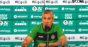 Jorginho mantém confiança no acesso após vitória do Coritiba