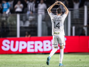 Série B: Luan Peres celebra jogar 90 minutos após um ano e liderança do Santos