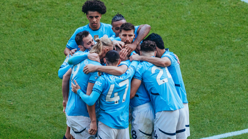 Jogadores do Manchester City reunidos