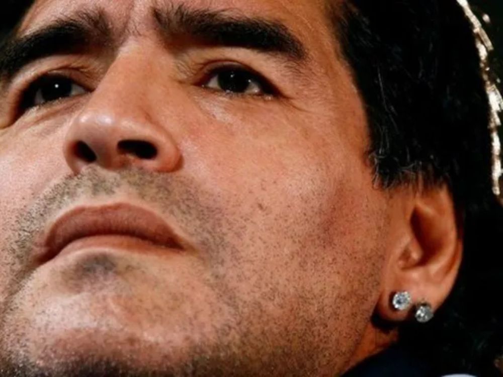 Justiça da Argentina autoriza transferência de corpo de Maradona a pedido de suas filhas