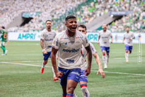 Volante do Fortaleza iguala marca positiva na carreira