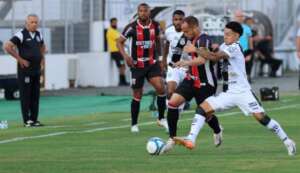 Blog do Ari - Ponte Preta vence graças à coragem de Nelsinho