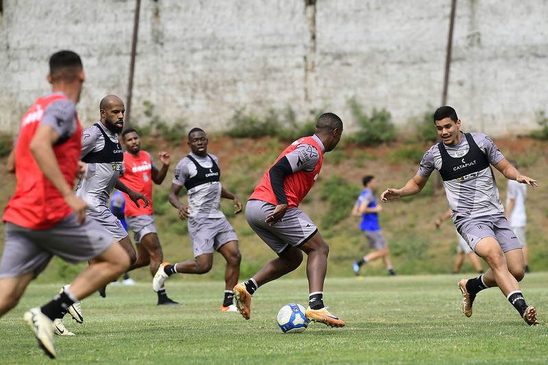 Ponte Preta faz último treino já em Fortaleza e está pronta para tentar embalar na Série B