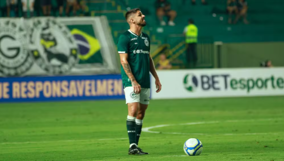 Rafael Gava volta ao Goias apos cumprir suspensao