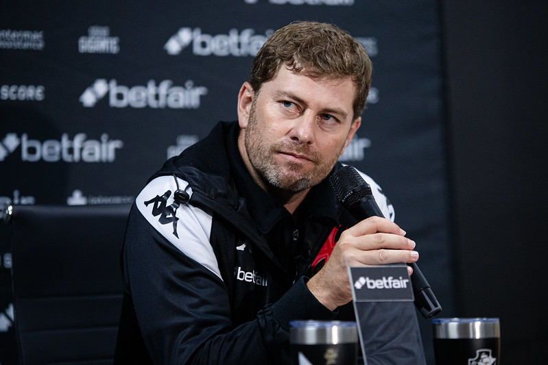 Rafael Paiva em entrevista coletiva do Vasco