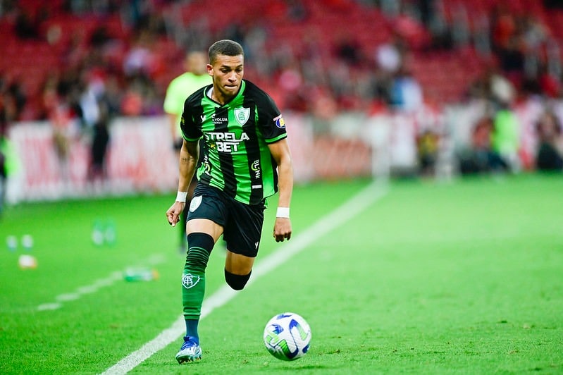 Rodriguinho atuando pelo América-MG