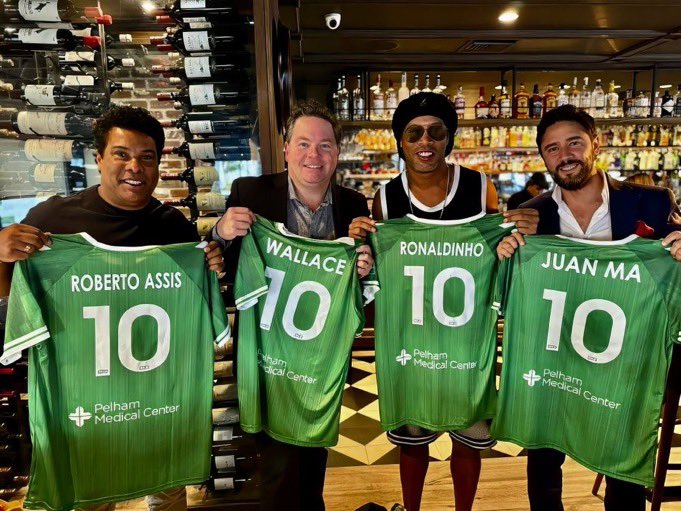 Ronaldinho Gaúcho vira acionista de clube da 3ª divisão dos EUA