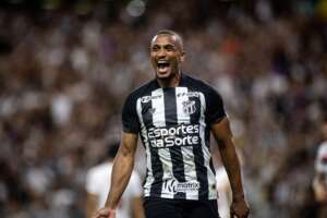 Atacante do Ceará elogia Léo Condé e projeta reta final da Série B