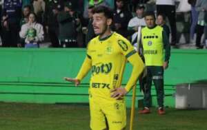 Perto do acesso, lateral prega pés no chão no Mirassol: 