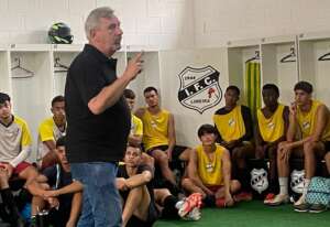 Sindicato dos Atletas palestra sobre manipulação a elenco do Independente de Limeira