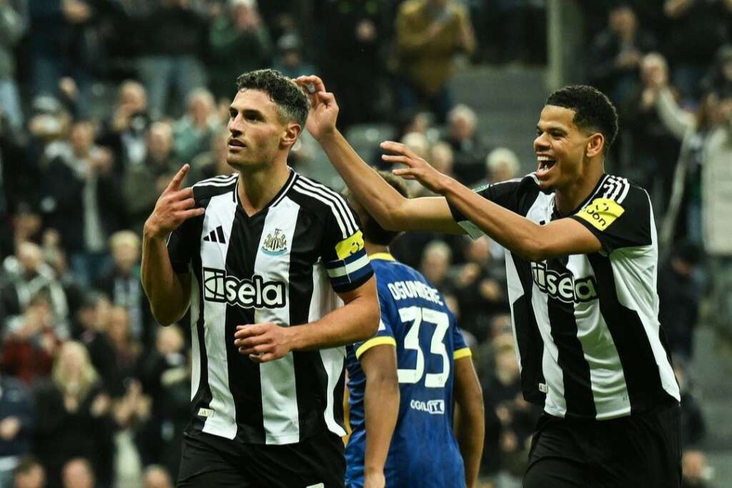 Newcastle ganha do Wimbledon em jogo adiado por enchente e avança na Copa da Liga Inglesa (Divulgação)