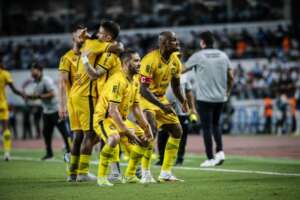 Amazonas 2 x 1 Avaí - Virada espetacular mantém sonho de acesso na Série B