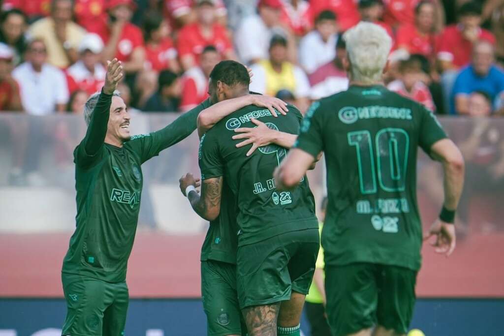 Vila Nova 0 x 3 Coritiba - Coxa segue vivo na luta pelo acesso na Série B (Foto: JP Pacheco/Coritiba)