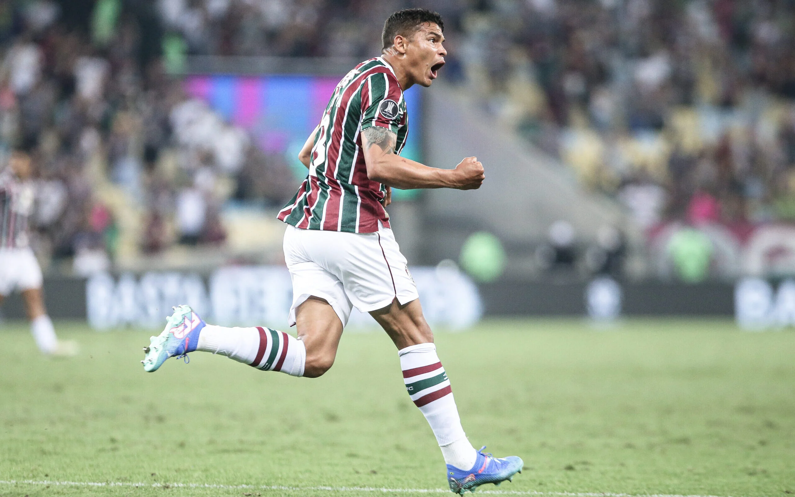 Thiago Silva em ação pelo Fluminense