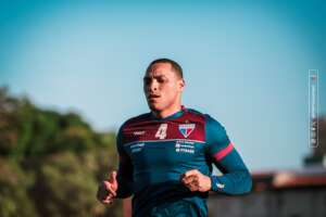 Zagueiro do Fortaleza critica VAR no empate com o Palmeiras