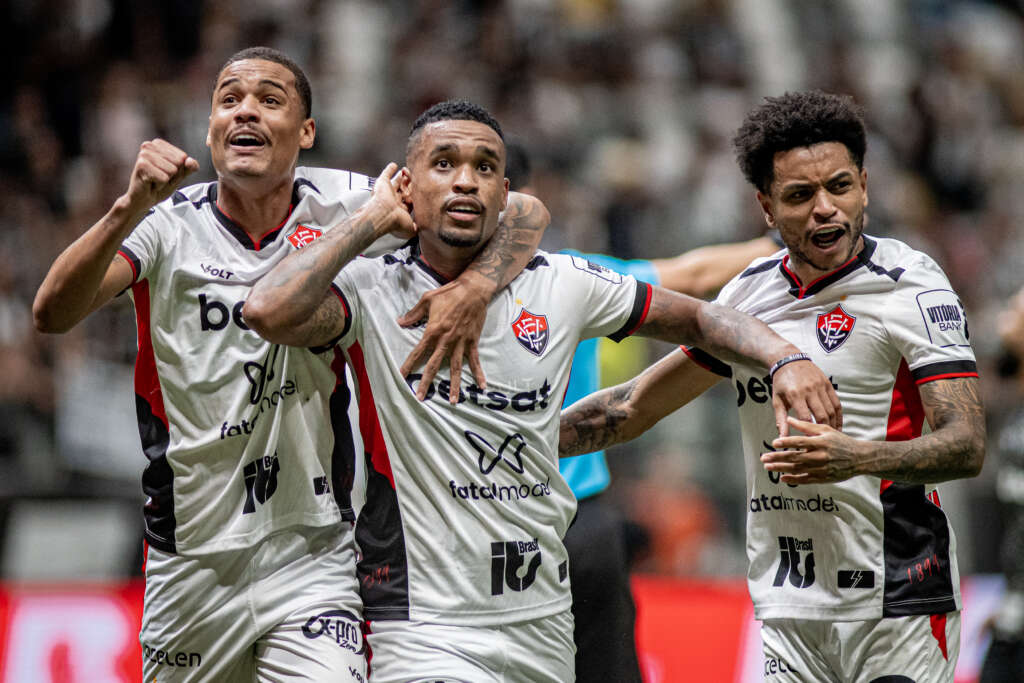 Atacante do Vitória destaca golaço contra o Atlético-MG e projeta luta contra o Z-4 (Foto: Victor Ferreira/EC Vitória)