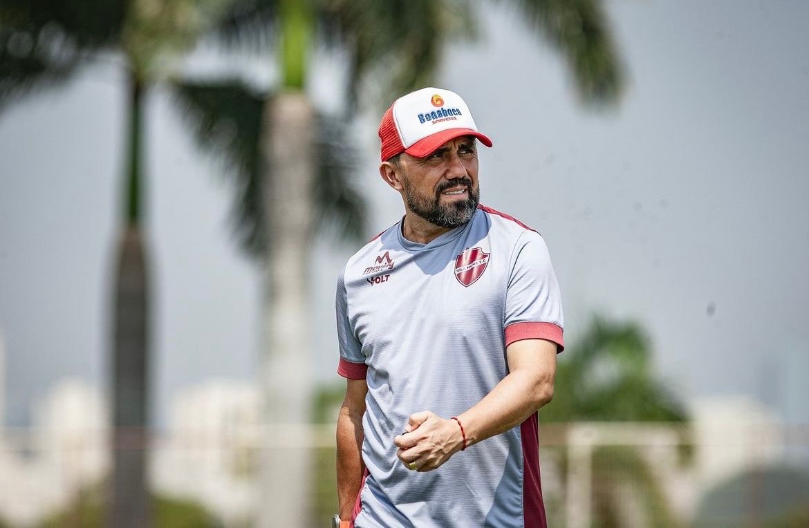 Vila Nova faz mistério para clássico na Série B e técnico quer a reabilitação