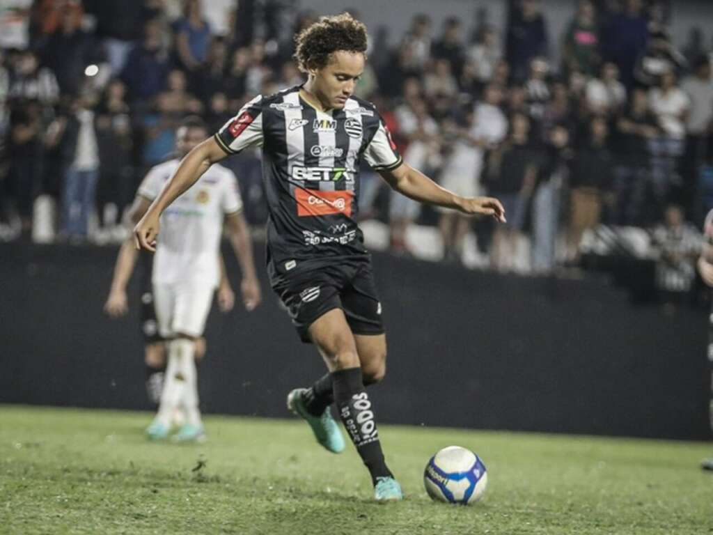 Série C: Volante do Athletic-MG celebra acesso e mira título: “coroar a campanha”