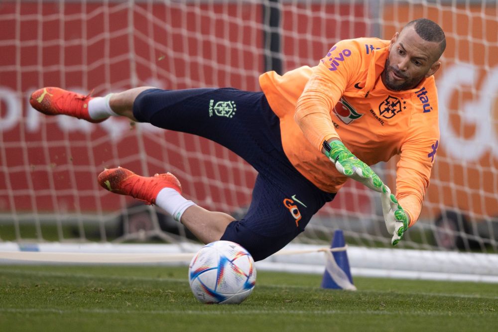 Weverton e convocado no lugar de Alisson na selecao