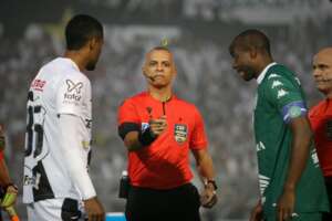 Zagueiro do Guarani celebra vitória histórica no dérbi e projeta sequência da Série B