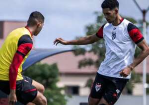 Atlético-GO tem dúvidas na escalação para pegar o Grêmio