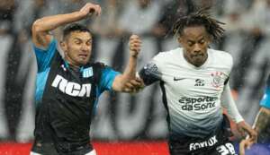 Yuri Alberto culpa campo molhado pelo empate do Corinthians