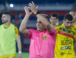 Cabo cita 'tempos distintos' do Brusque contra Ponte Preta